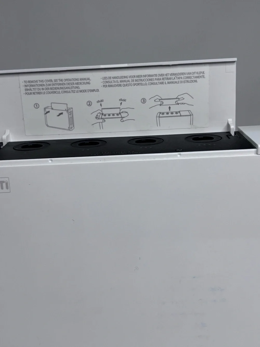 Nintendo Wii Console - White with Black Disc Slot Trim